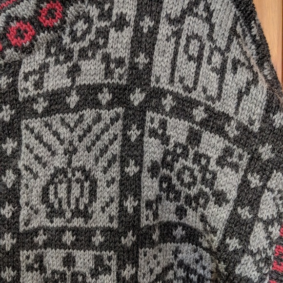 Wool sweater - Picture 6 of 6